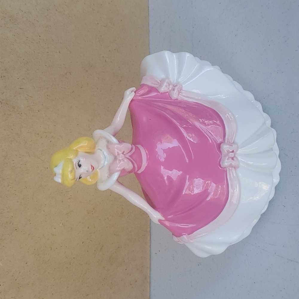 Disney Sleeping Beauty Music Box "works"